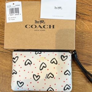 Coach crayon heart corner zip wristlet